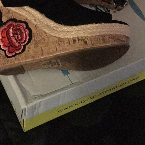 Shoes - Picture 2 of 3